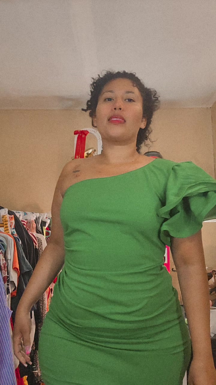 @Elizabeth Escobar🍒🍑🧃