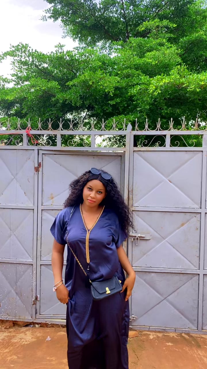 @AWINHA👸🇬🇼