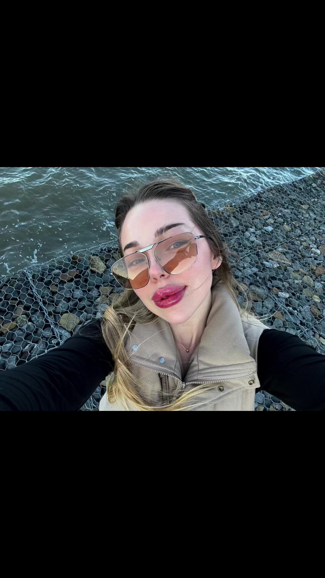 @leonovalika