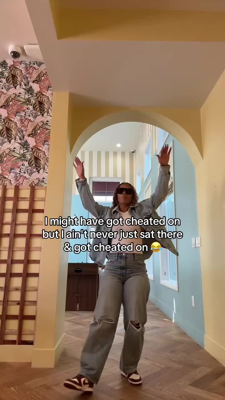 @Holly B | Lifestyle + Laughs