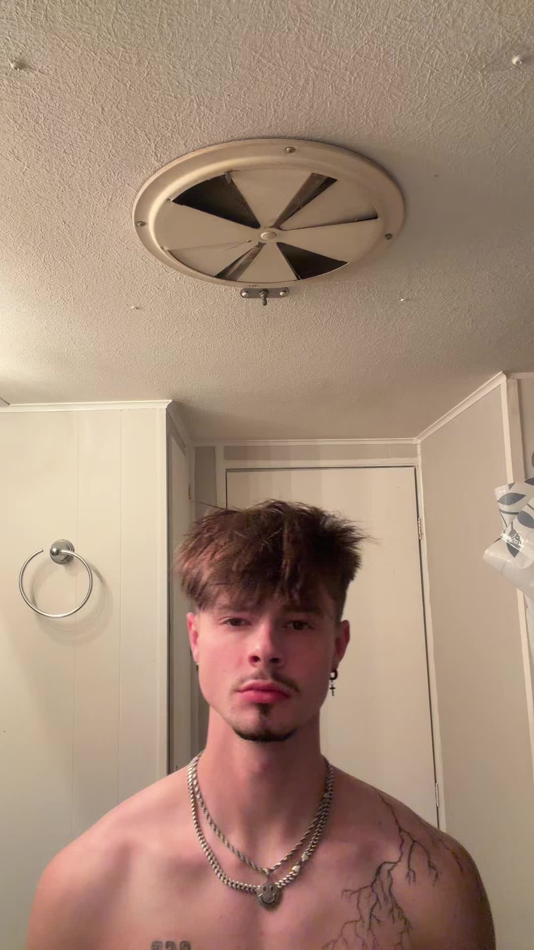 @Whxte Boy