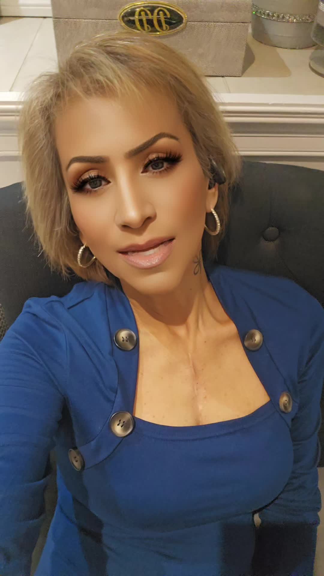 @Dee