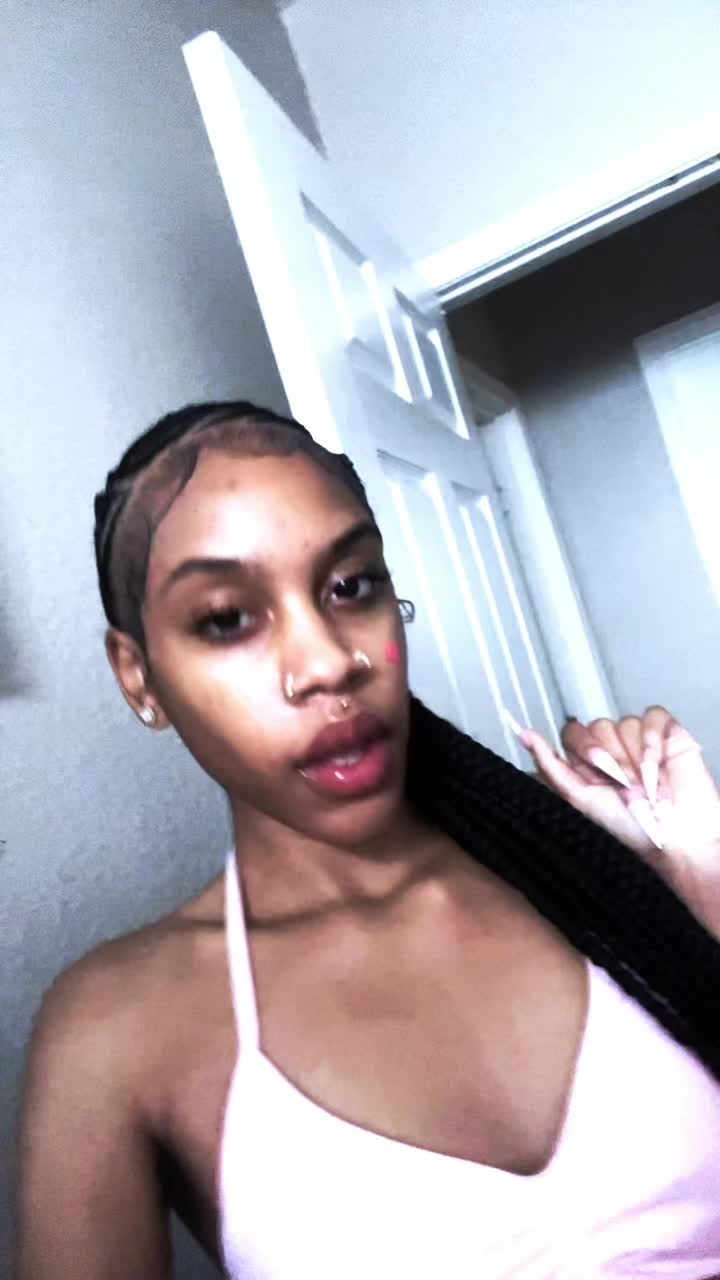 @datgirlchar💰