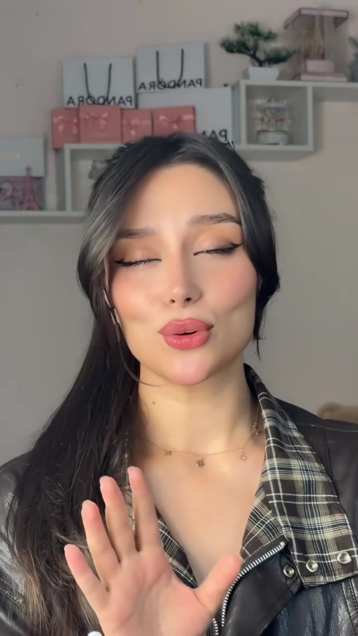 @Taya2002a