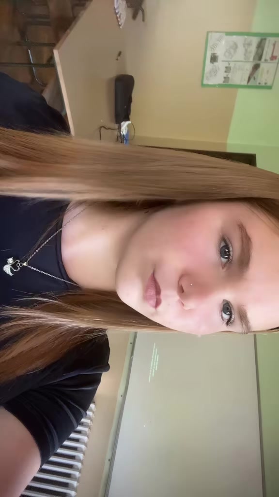 @𝓣𝓲𝓷𝓪 ♡