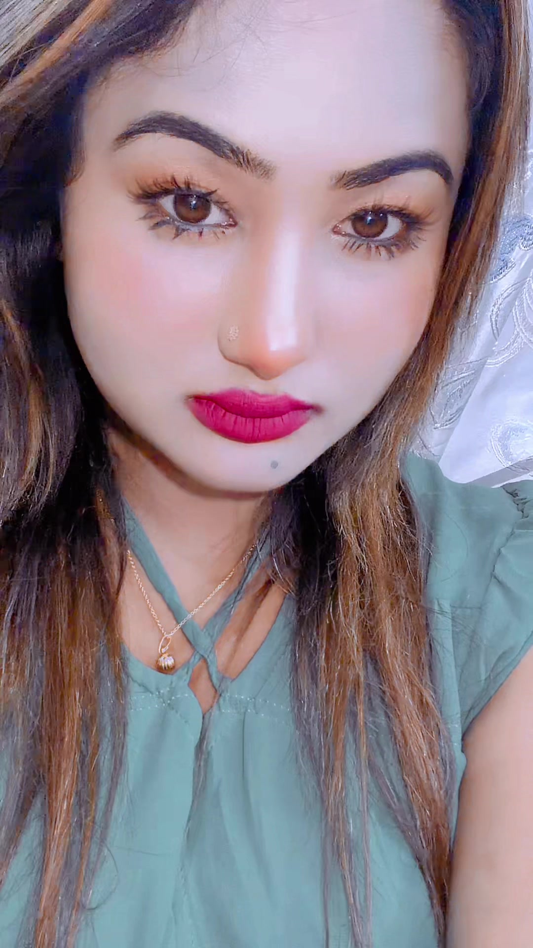 @Riyamoni