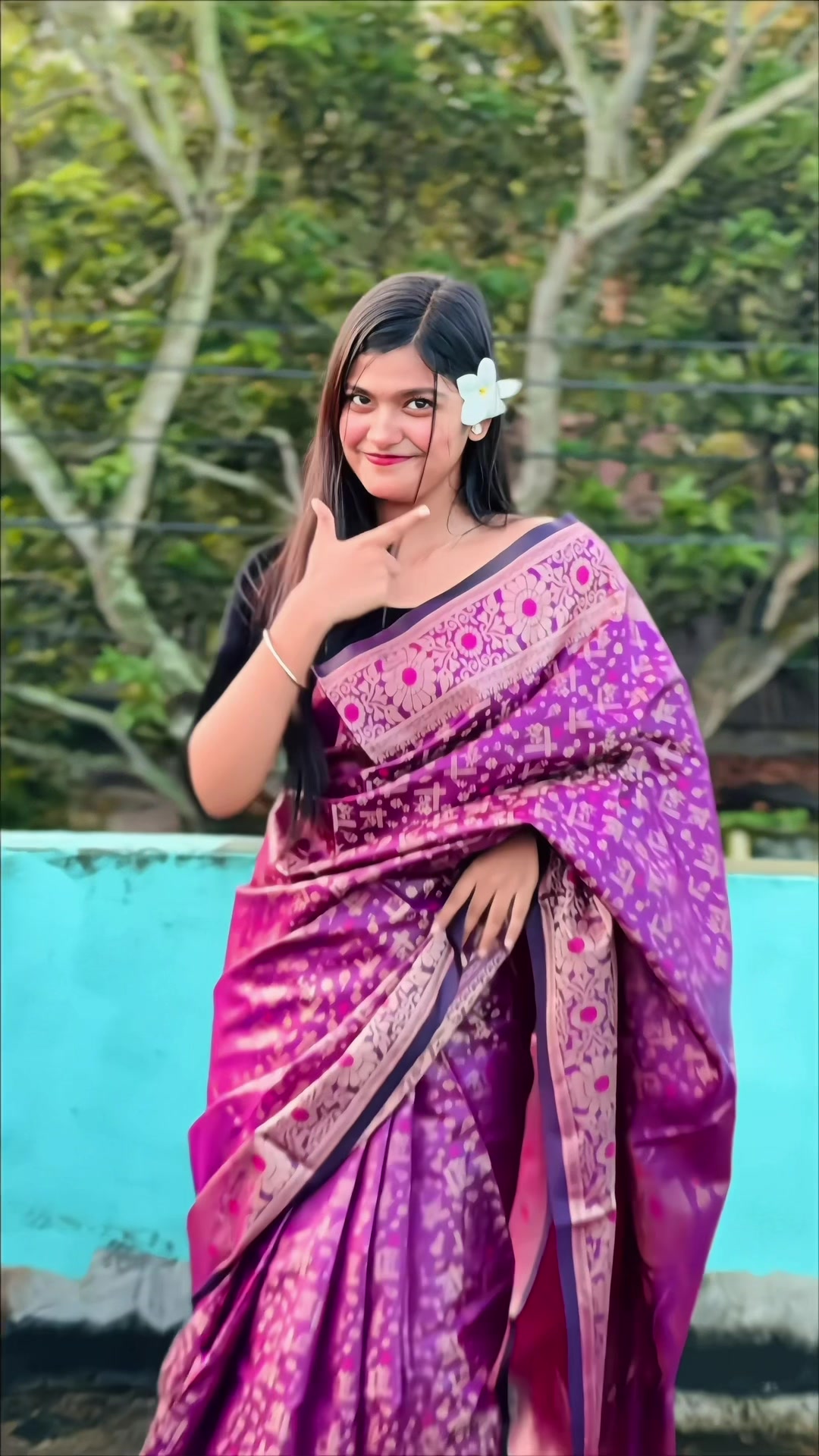 @Akhi Pakhi