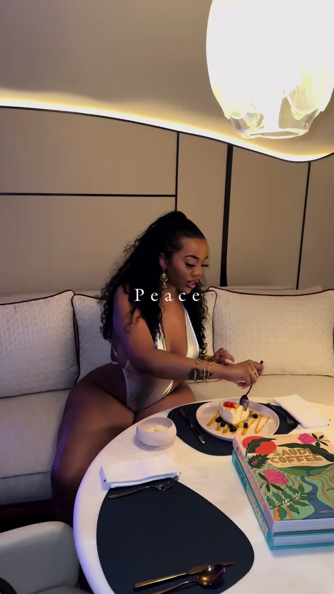@Bella ๐ค