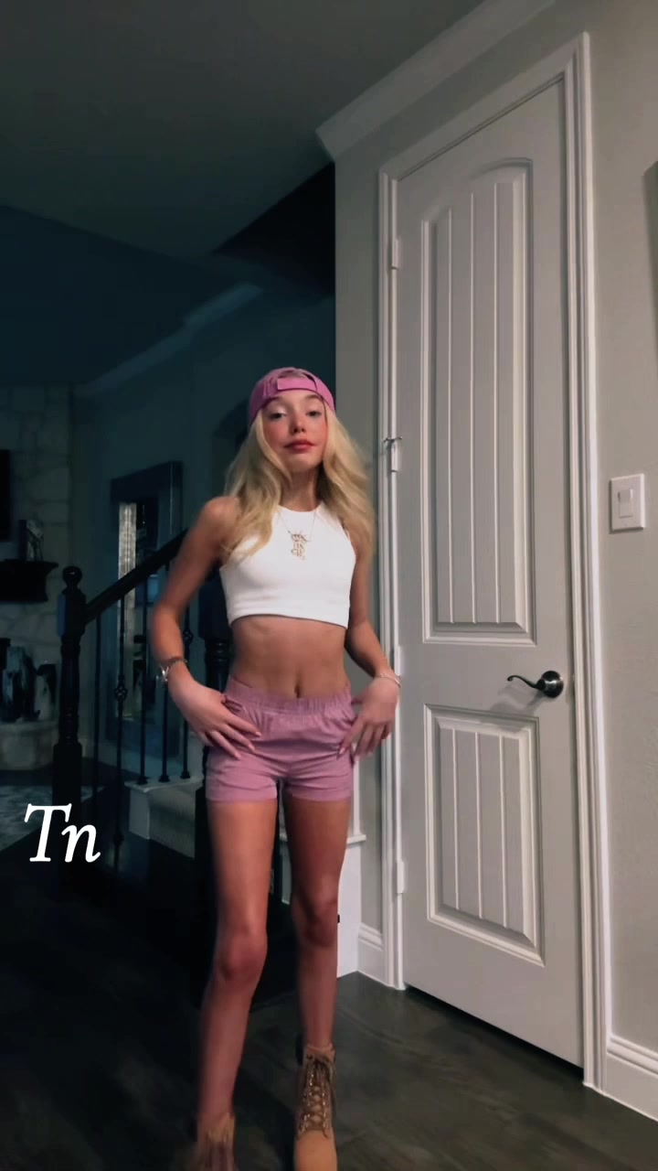 @👸🏼𝓠𝓾𝓮𝓮𝓷 𝓫🐝