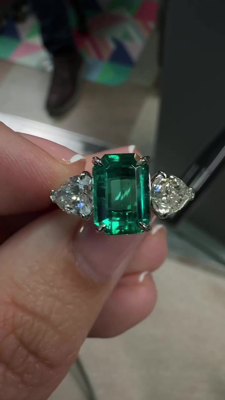 @JR Colombian Emerald