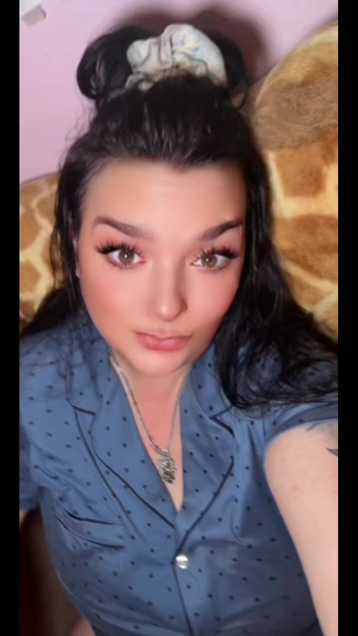 @𝒷𝓇𝒾𝑔𝒽𝓉𝑒𝓎𝑒𝓈🧸🎀🖤🫧