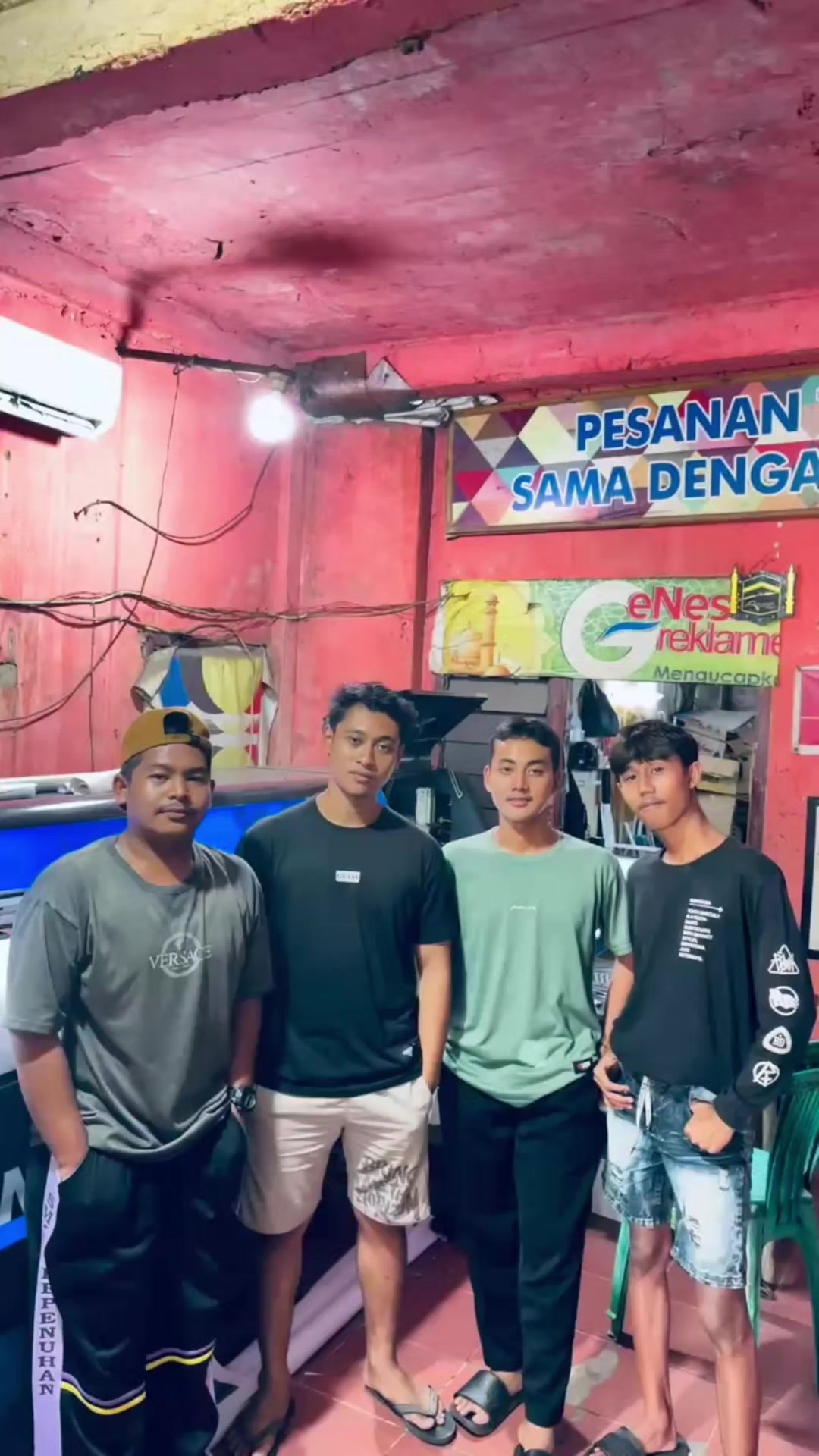 @PiuOy3 ( bukan pahlawan )