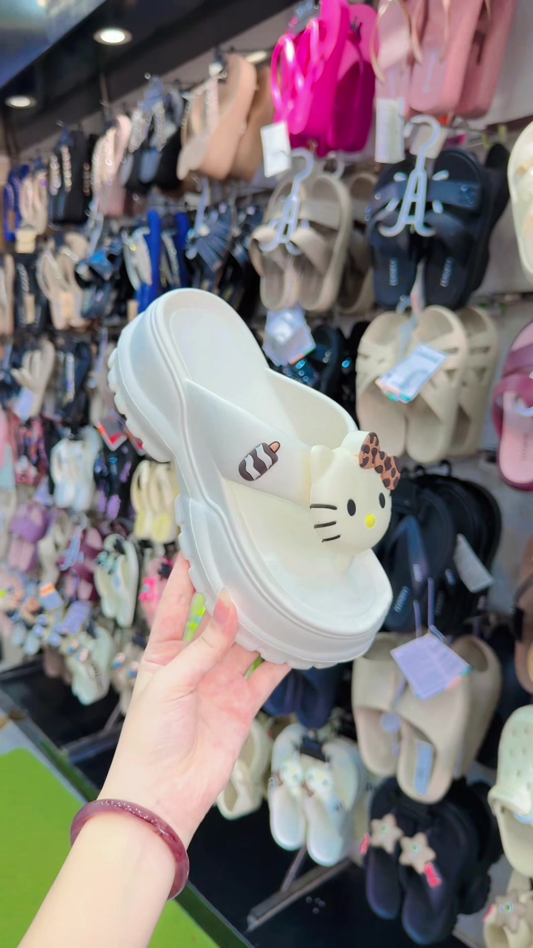 @Cherry Shoe Store