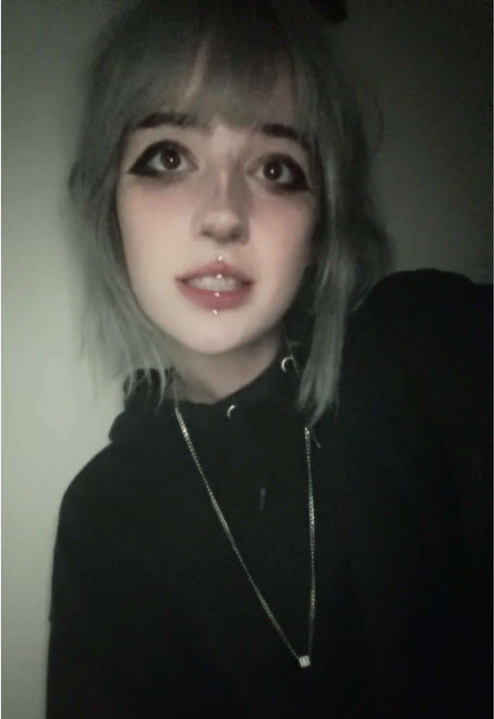 @ᶻ 𝘇 𐰁