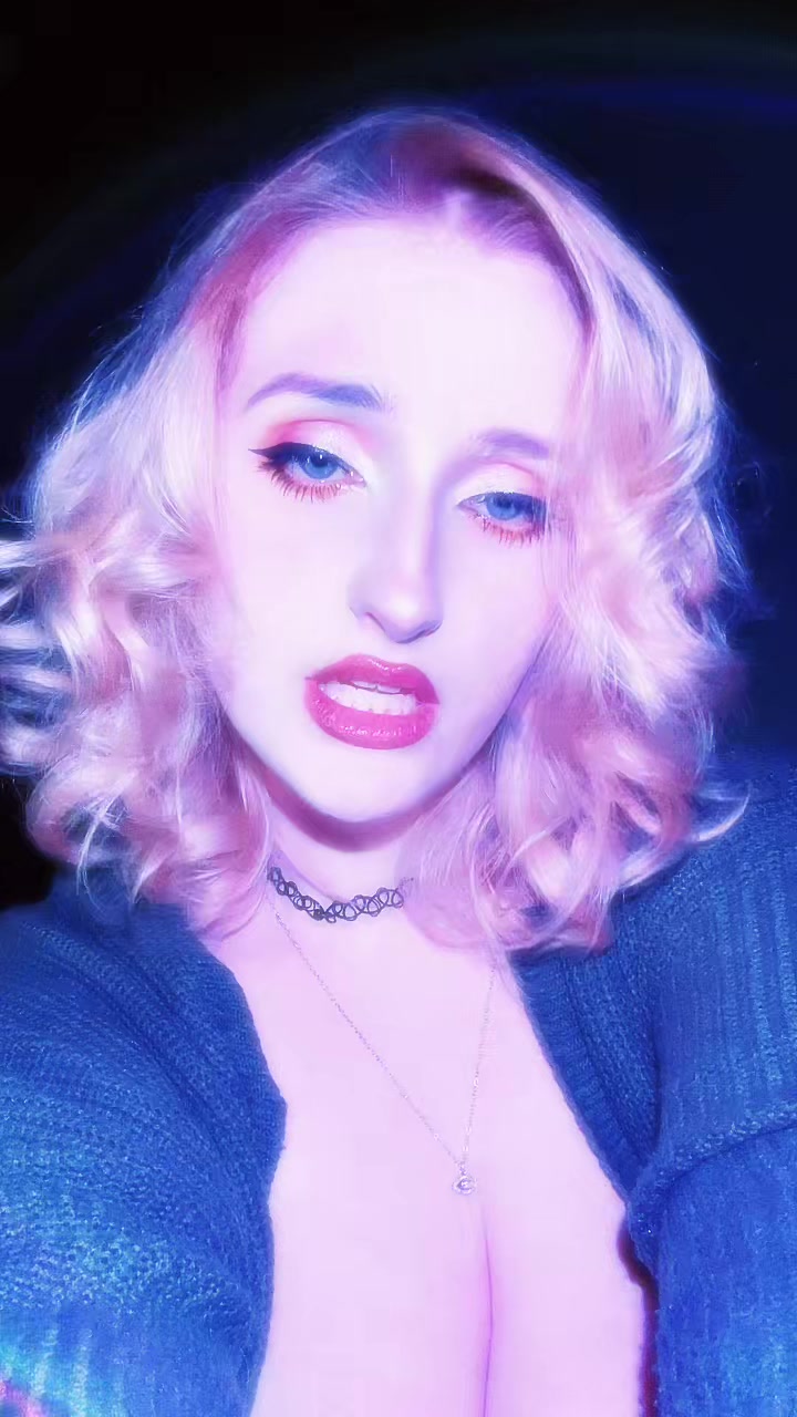 @𝚕𝚒𝚣𝚣𝚒𝚎