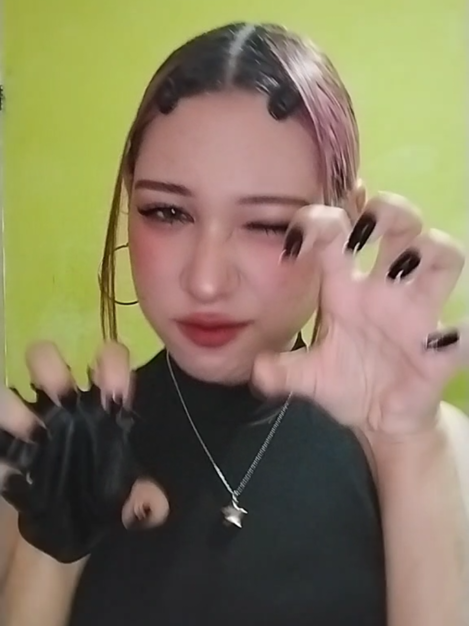 @𝐑𝐨𝐦𝐢୧ ‧₊˚ 🌸 ⋅