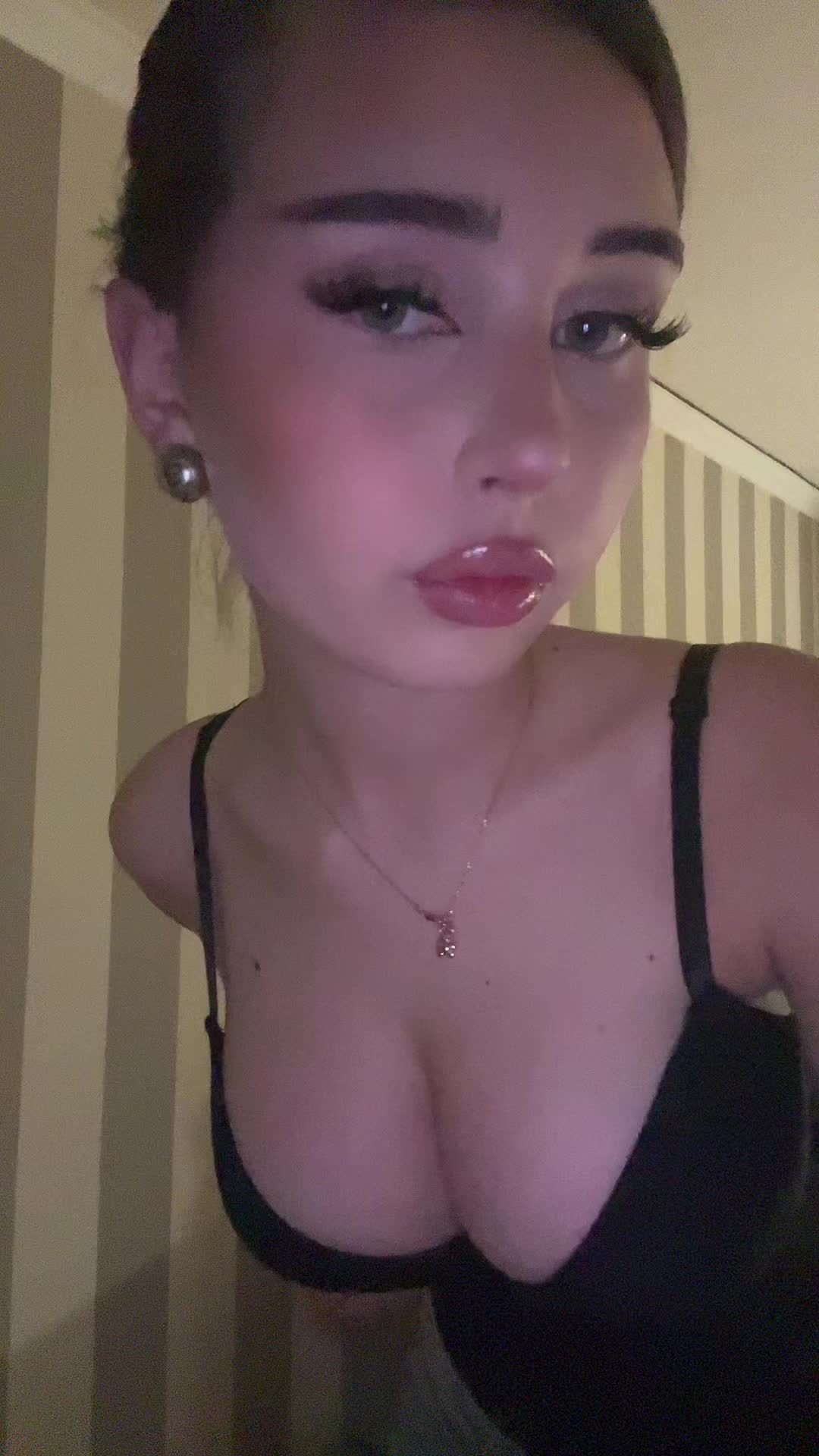 @Кошка