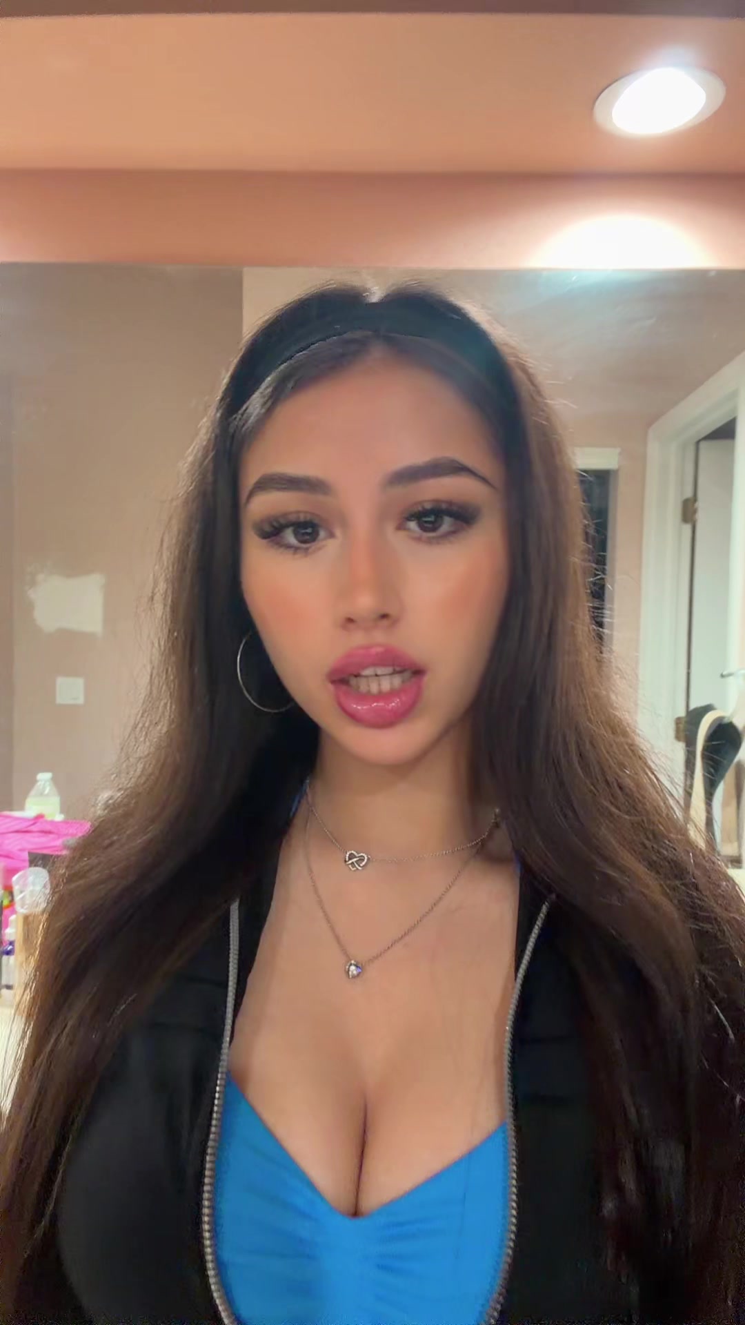 @isabella