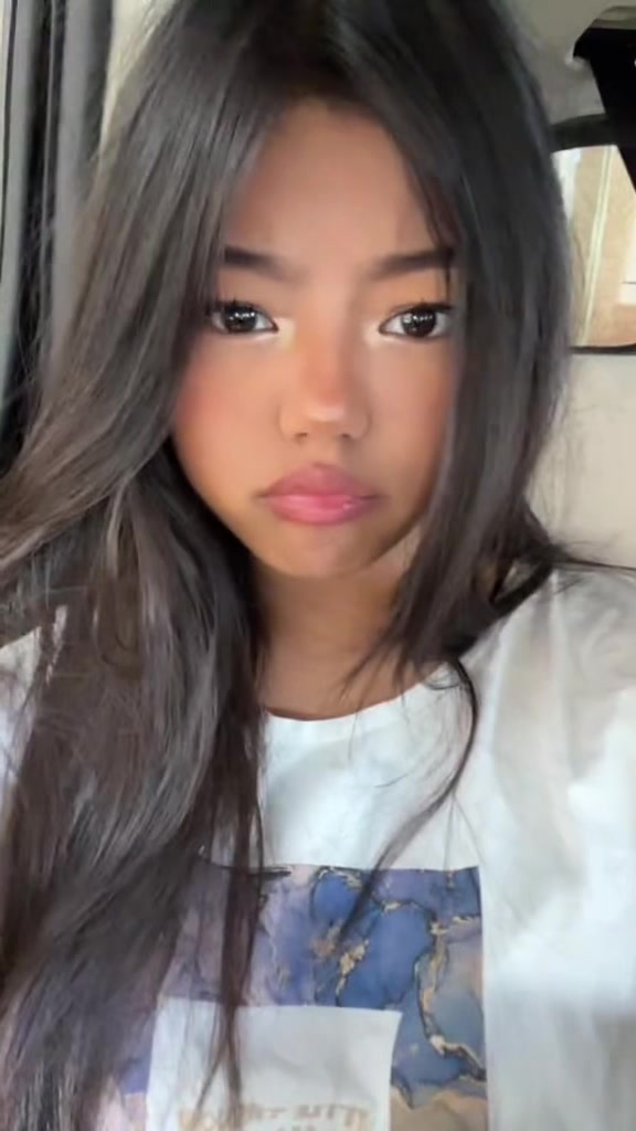 @𝒮𝒽𝒾𝓇ℯ𝓁🗝️