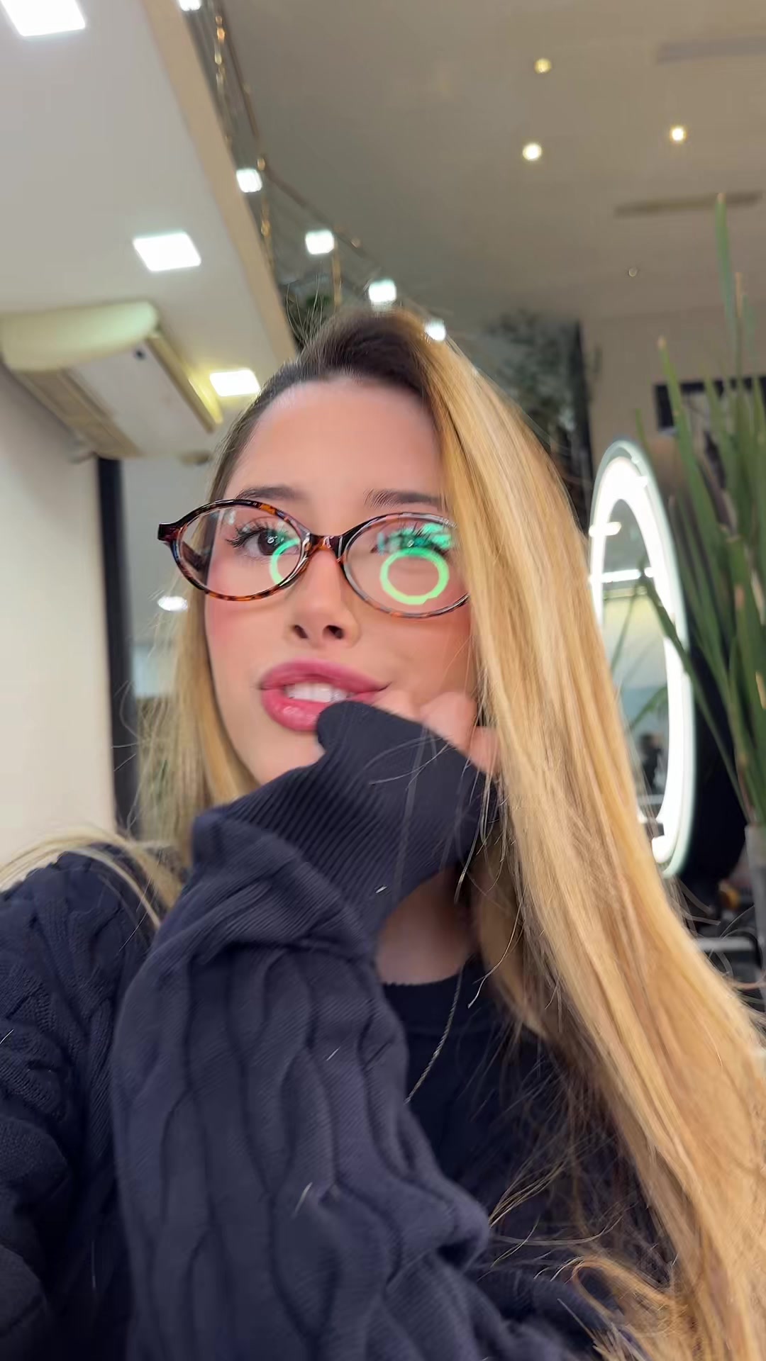 @laura