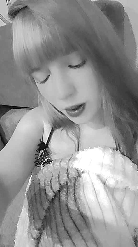 @Катюшка 🦋
