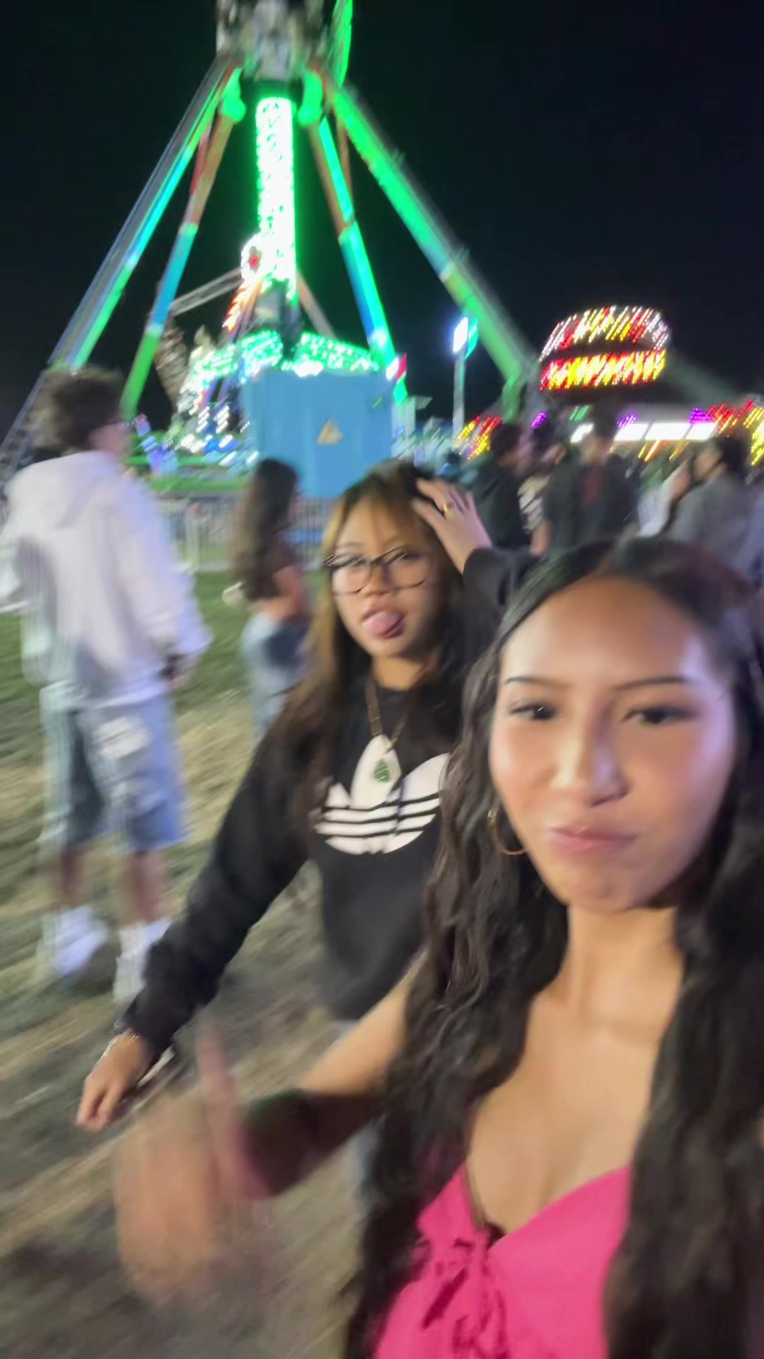 @twinkletoespoosay