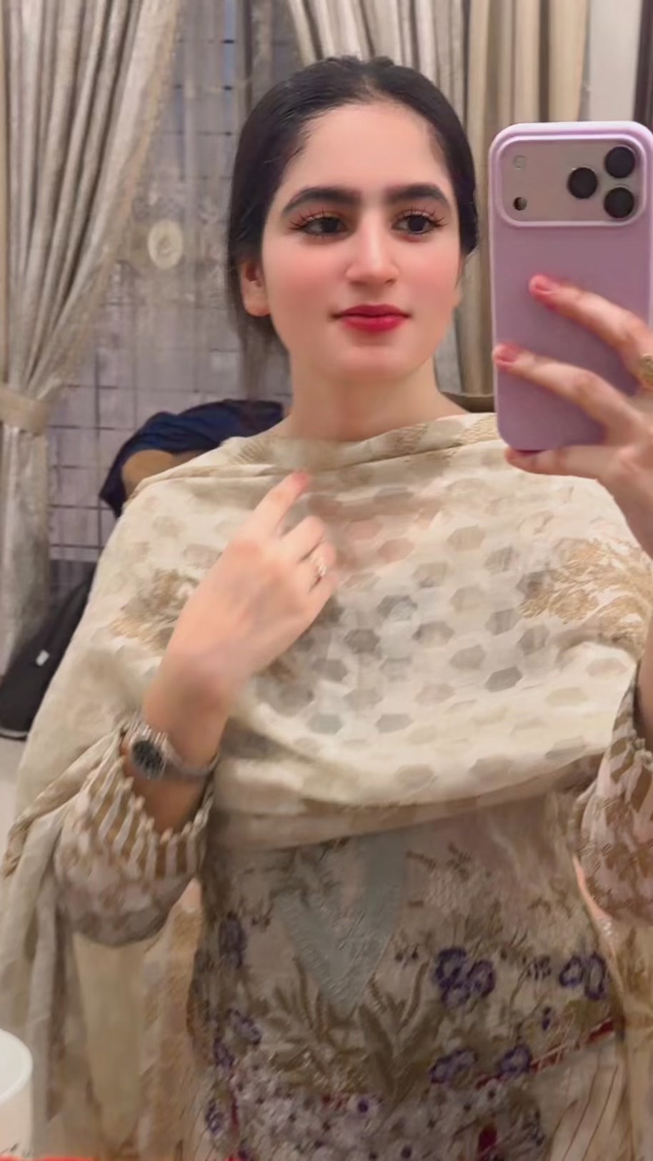 @Muneeba khan⭐️