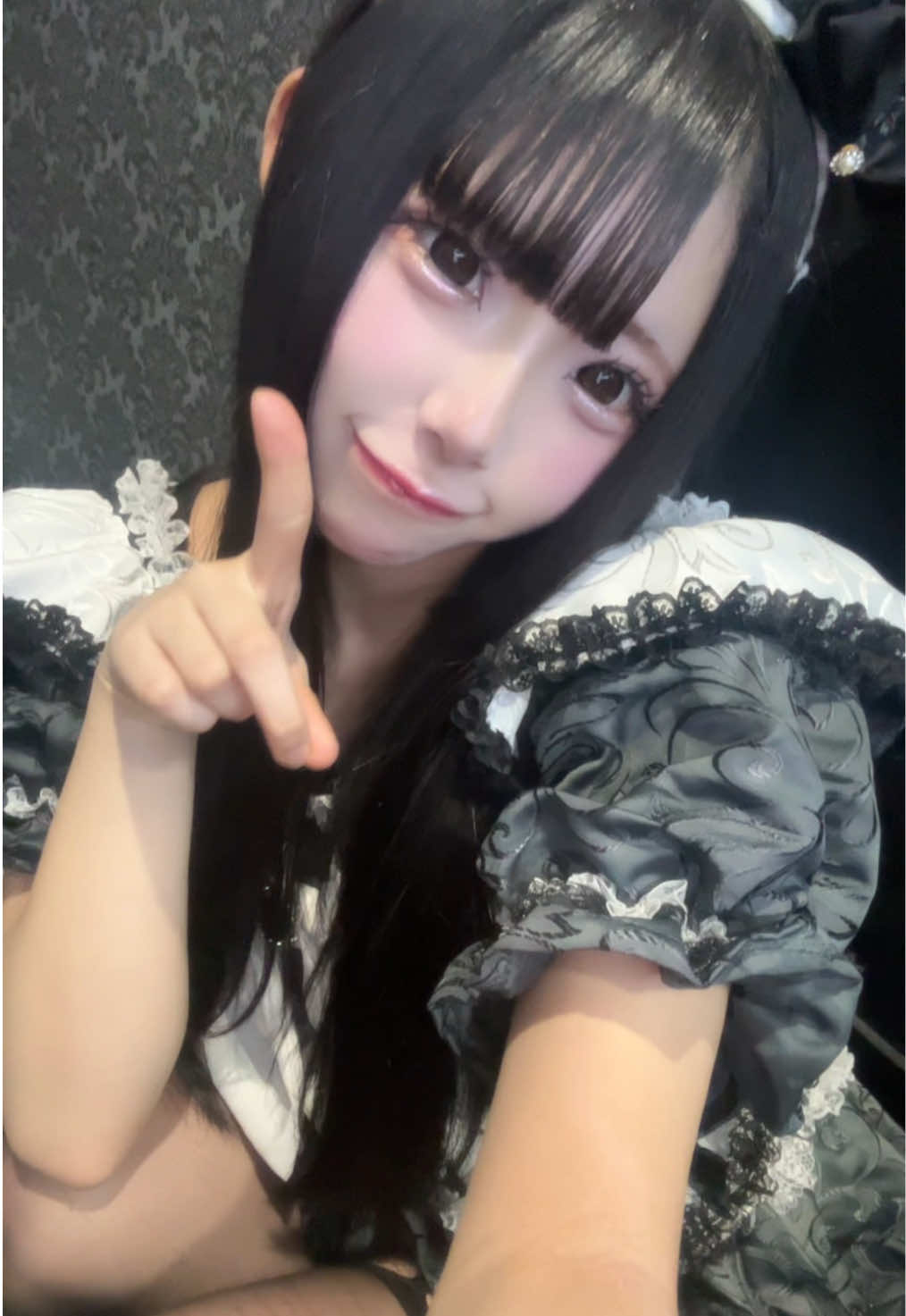 @なな
