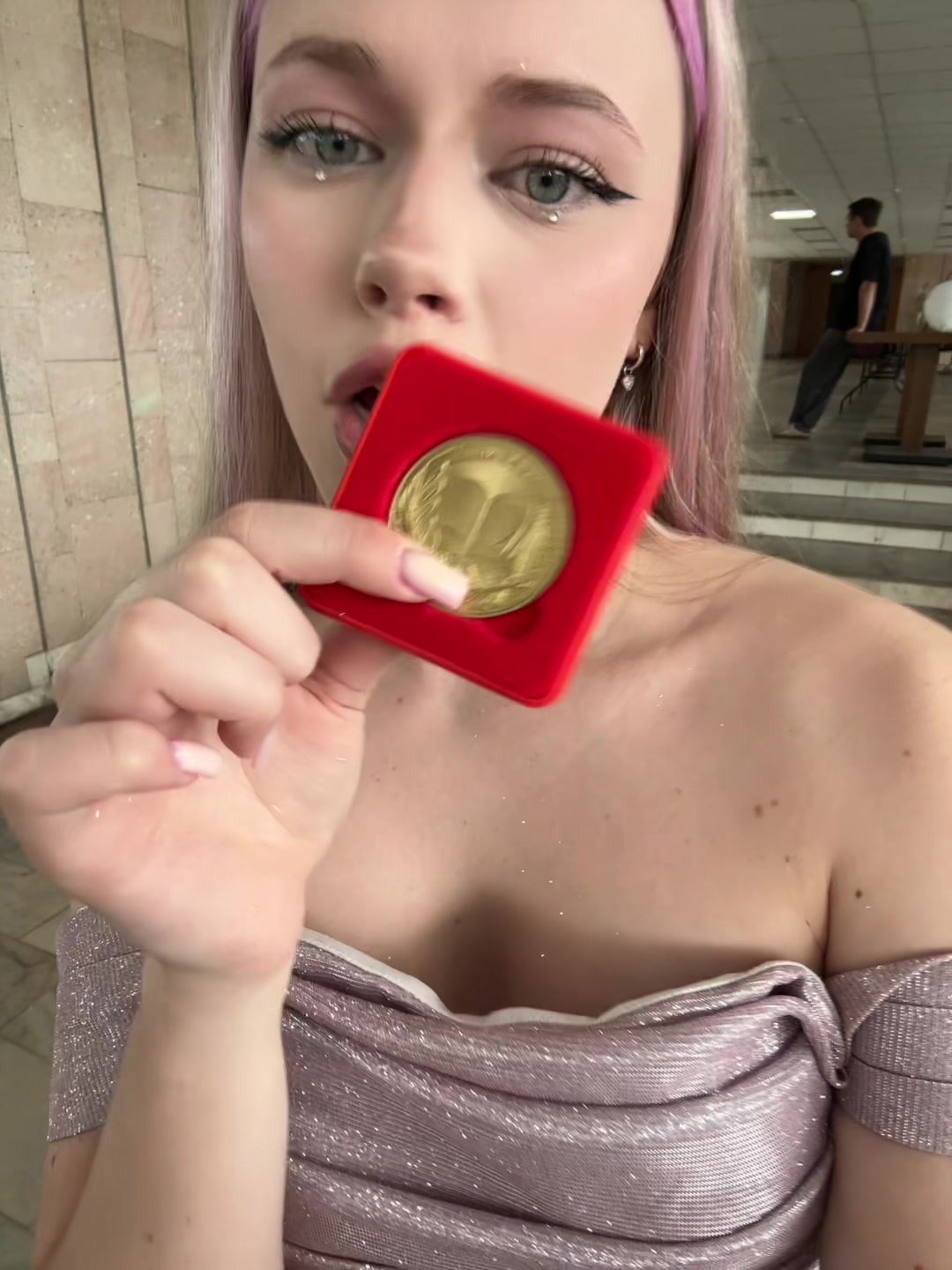 @★★★