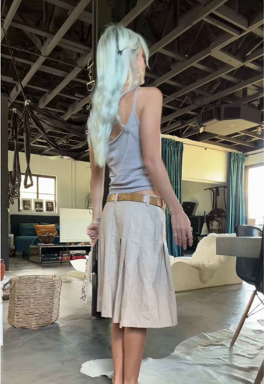 @Ava