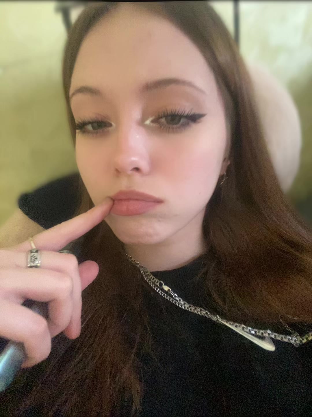 @🖤