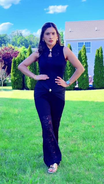 @Queen_Diya02