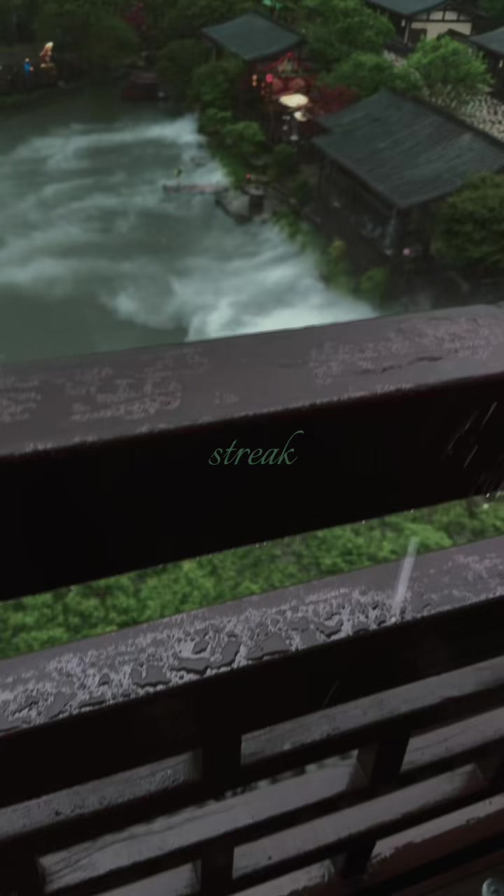 @⃟