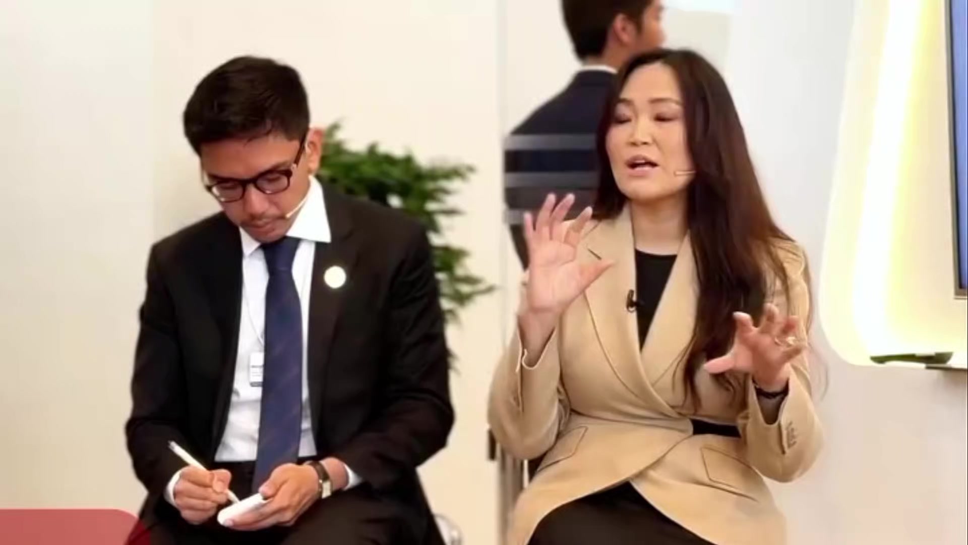 @AYOEK