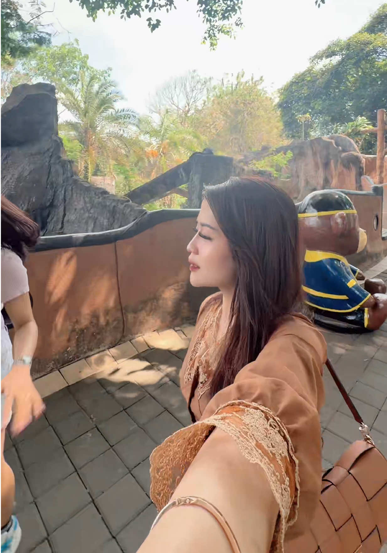 @ebbii