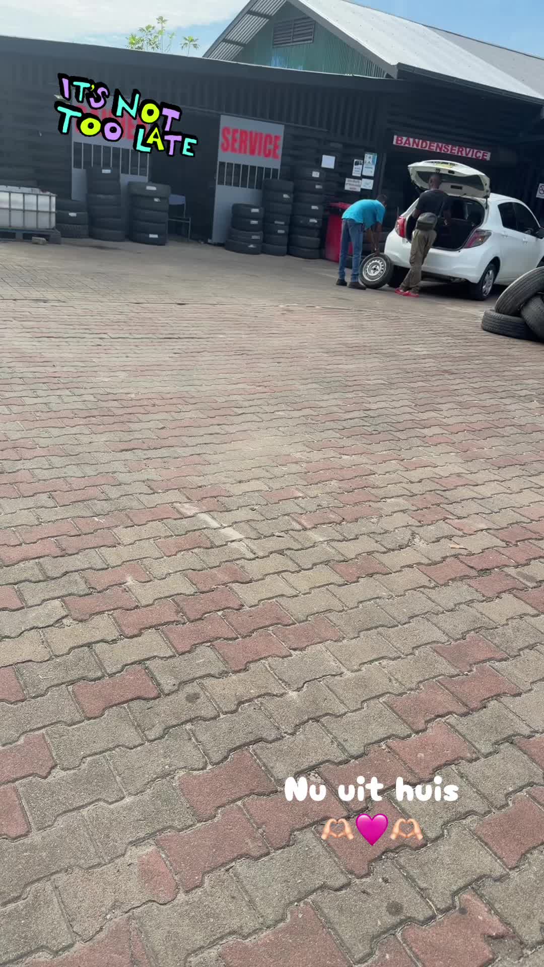 @Shonrea supermarkt &slijterij