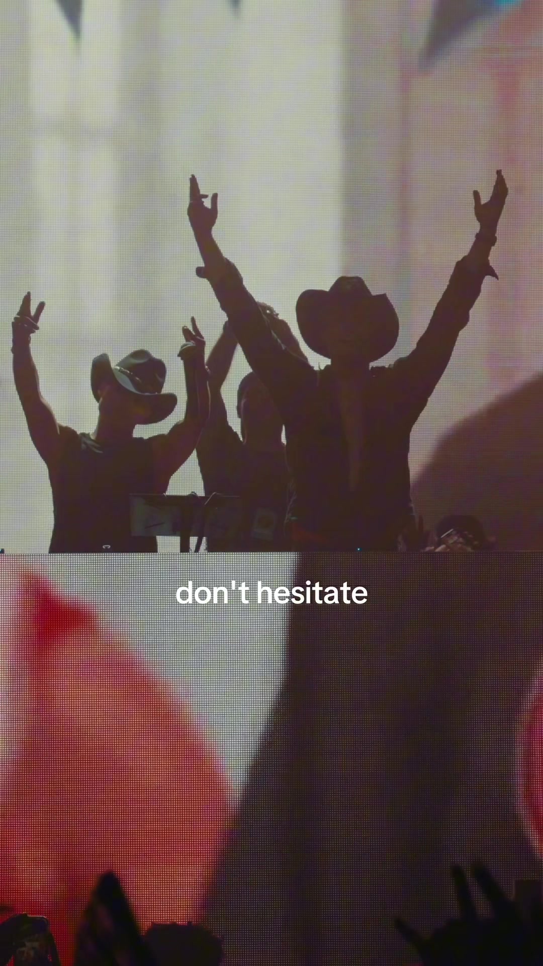 @LOUD LUXURY