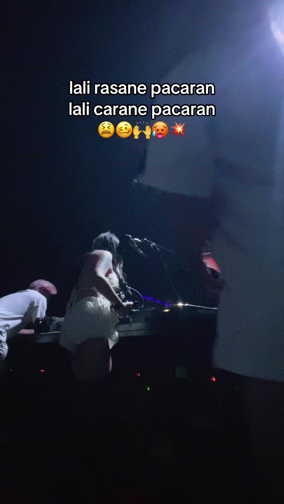 @dellaadell