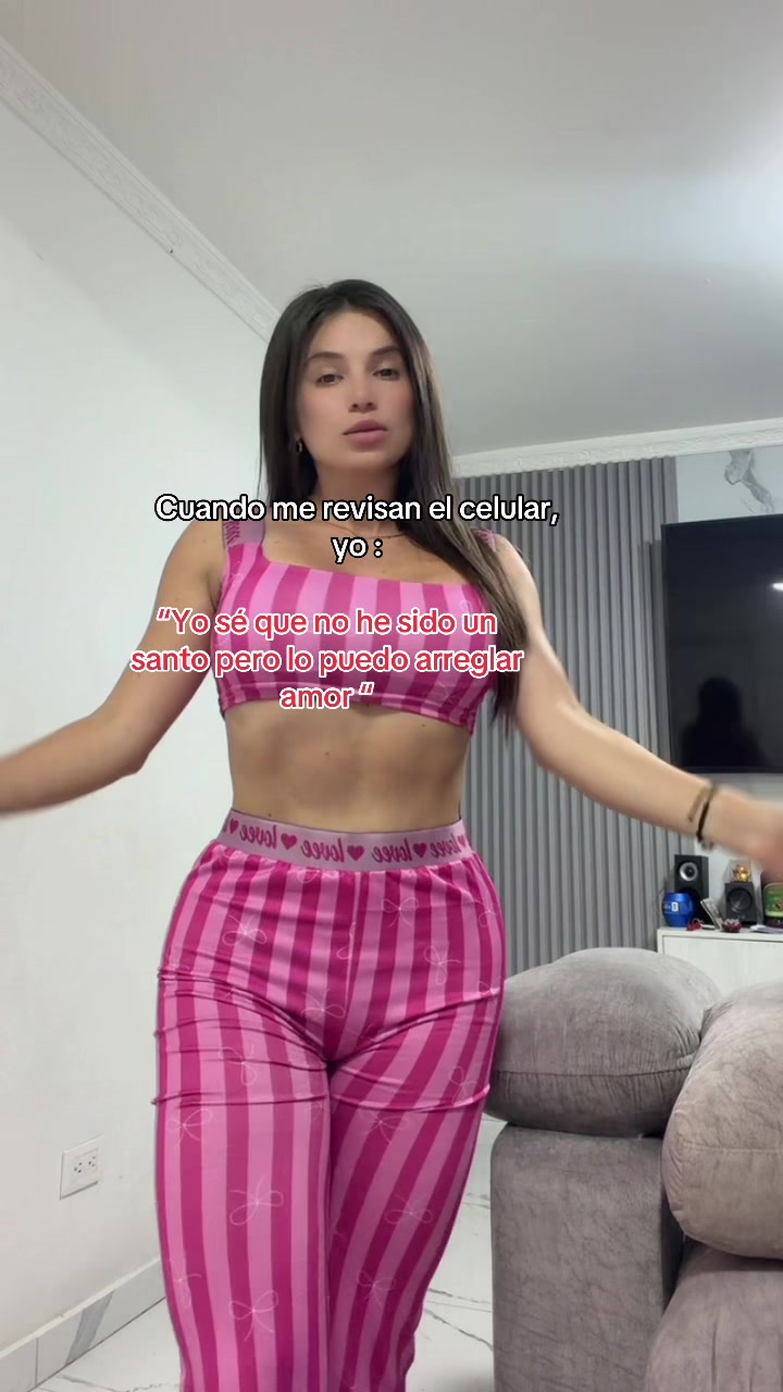 @Jennifer Bello &bull; Te sigue