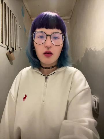 @Molli🫂