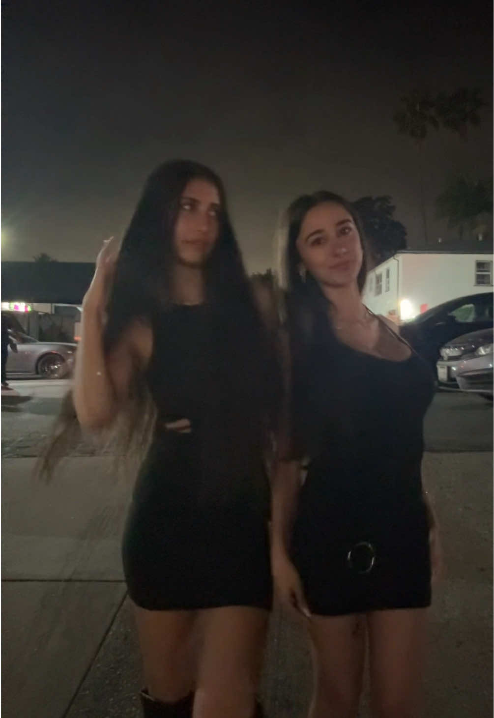 @ella_leal