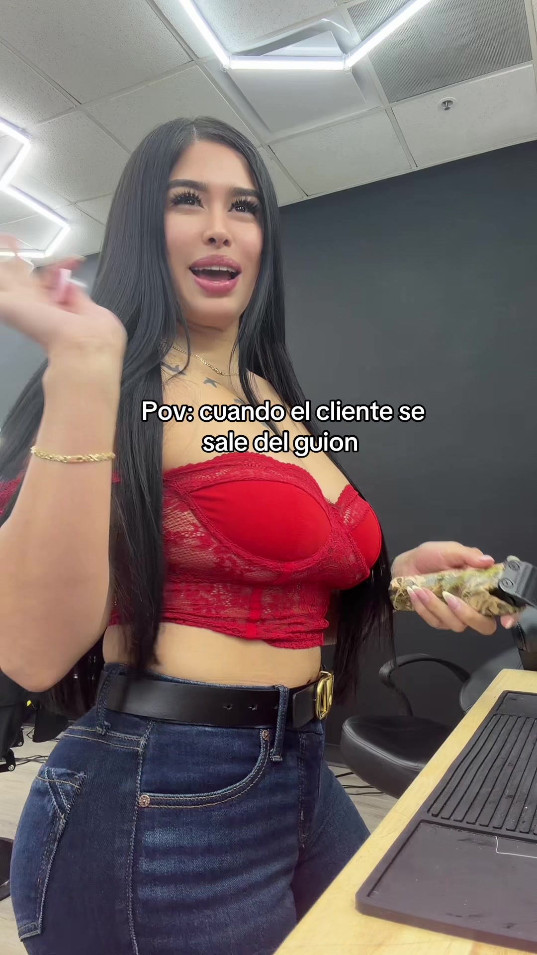 @honeybarber_