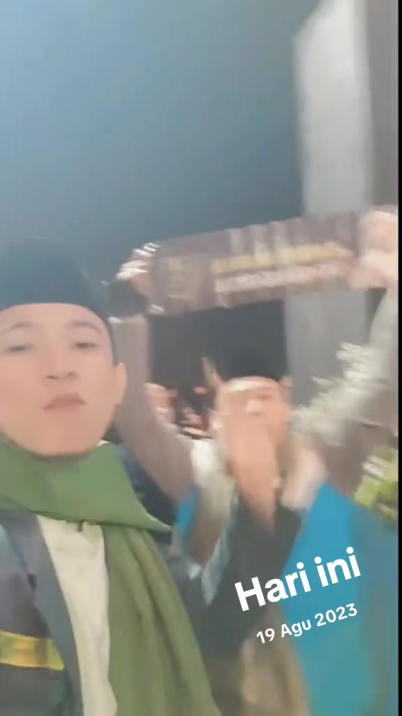 @w