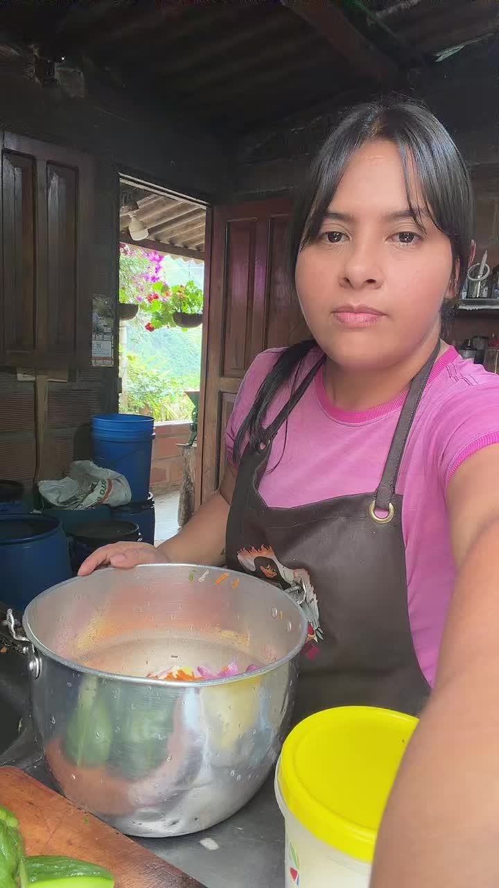 @LANARU-DELIKUKIS