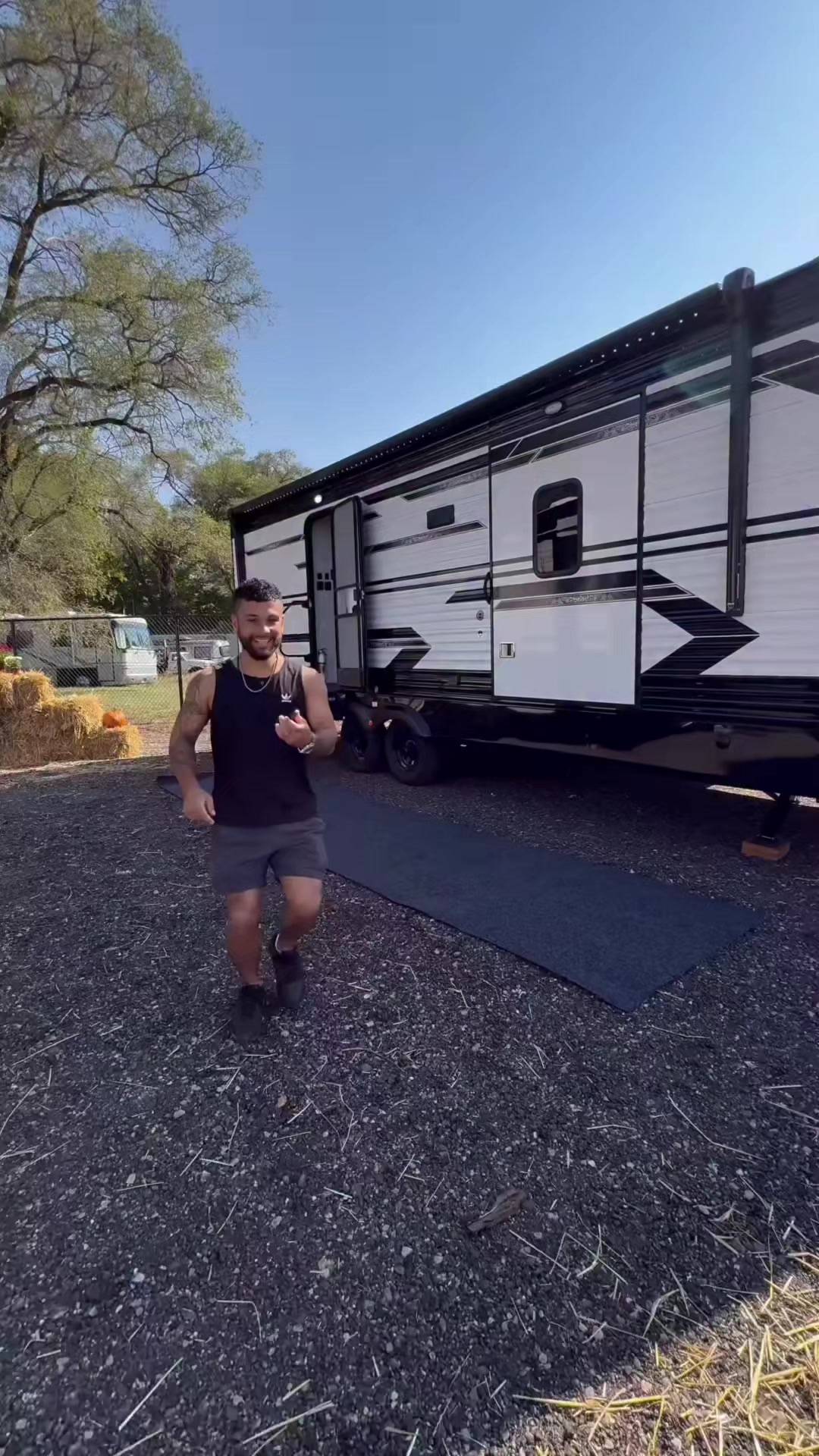 @Caravan & RV World 🚐