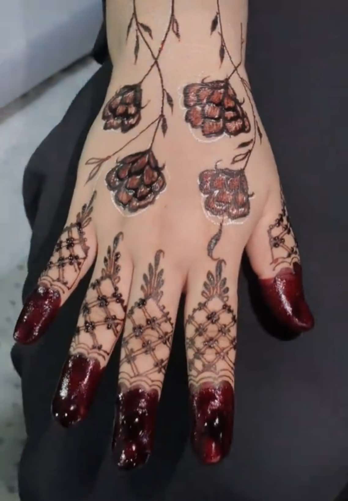@Farahs_hennaart💅