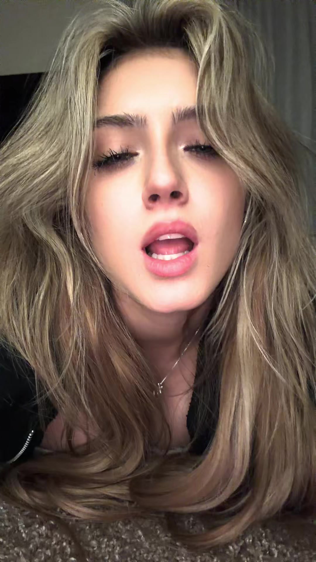 @𝐌𝐢𝐚 ☻