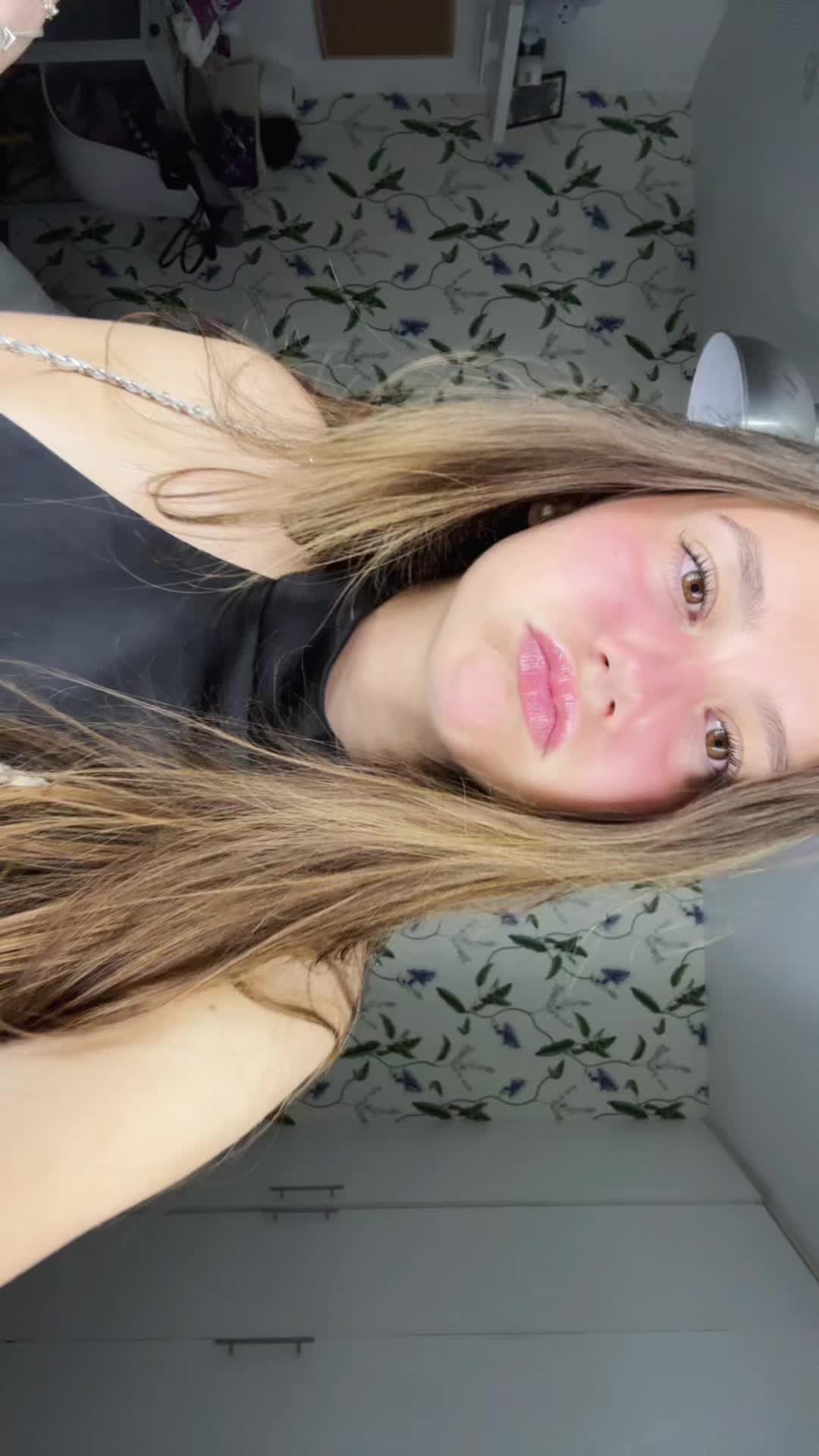 @Vania