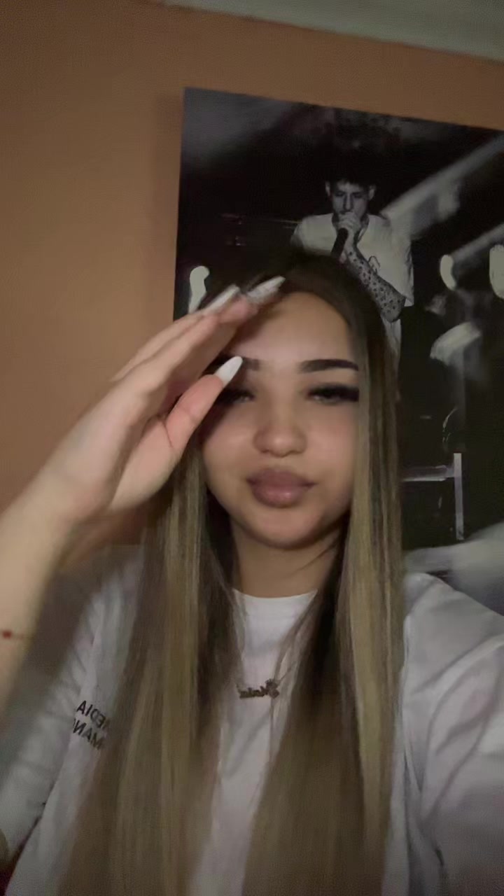 @👱🏼&zwj;♀️