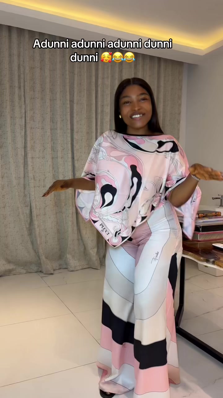@dhunni__